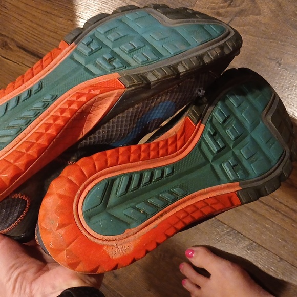 Well Loved Shoe Lot - Picture 3 of 7